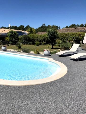 AUDENGE – Maison avec dépendance et piscine dans quartier calme et recherché