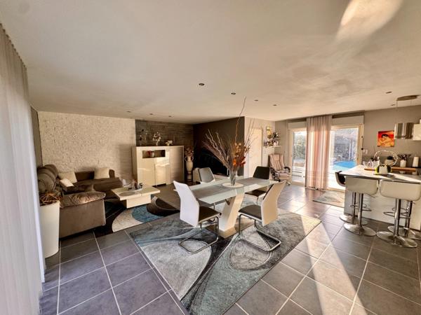 AUDENGE – Maison avec dépendance et piscine dans quartier calme et recherché