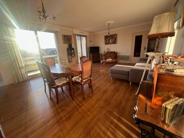 Appartement Laval 5 pièce(s) - 3 chambres - Balcon - GARAGES