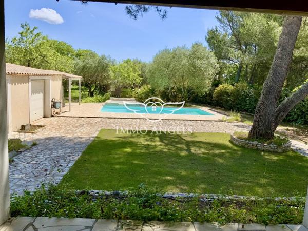 Nîmes, secteur privilégié, 10 mn Halles, Maison Carrée, maison 6 pièces, piscine, garage, parcelle de charme