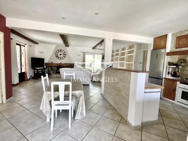 Nîmes, secteur privilégié, 10 mn Halles, Maison Carrée, maison 6 pièces, piscine, garage, parcelle de charme