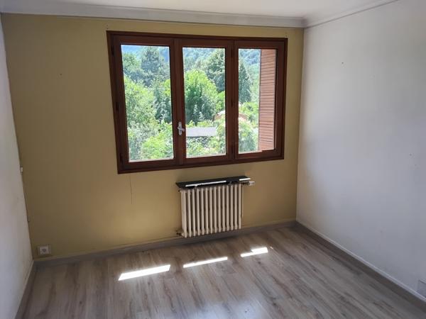 Dans petite résidence, grand T4 de 93m² avec garage double Saint-Jean-de-Maurienne (73300)