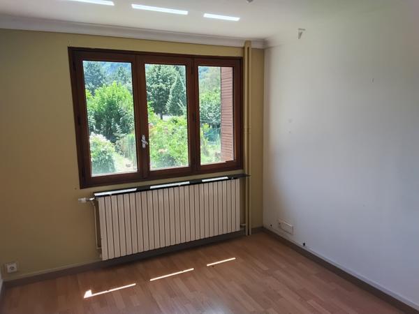 Dans petite résidence, grand T4 de 93m² avec garage double Saint-Jean-de-Maurienne (73300)