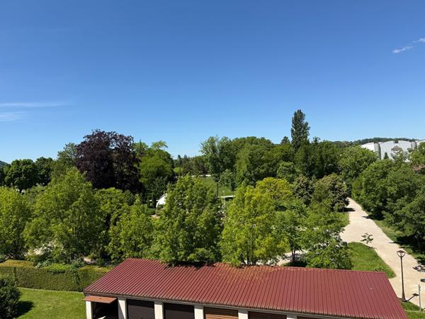 Appartement Lons-Le-Saunier 4 pièces / 2 chambres / garage / 63,69 m²