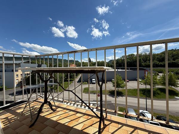 Appartement Lons-Le-Saunier 4 pièces / 2 chambres / garage / 63,69 m²