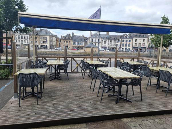 Fonds de commerce à vendre à Landerneau avec vue sur l'Elorn