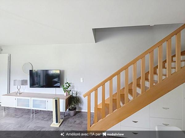 T4 duplex avec terrasse, vue sur espace vert et parking