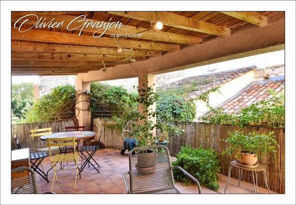 Élégante maison de caractère avec terrasse au cœur du centre historique