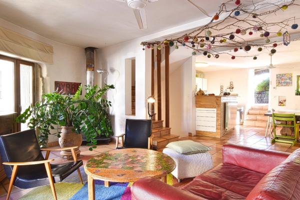Élégante maison de caractère avec terrasse au cœur du centre historique