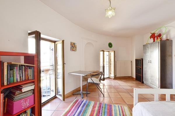 Élégante maison de caractère avec terrasse au cœur du centre historique