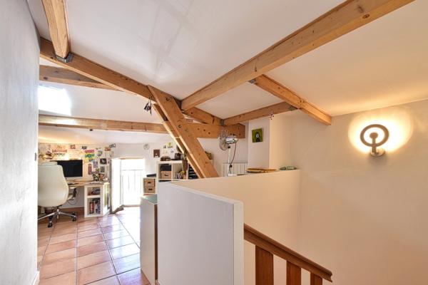 Élégante maison de caractère avec terrasse au cœur du centre historique