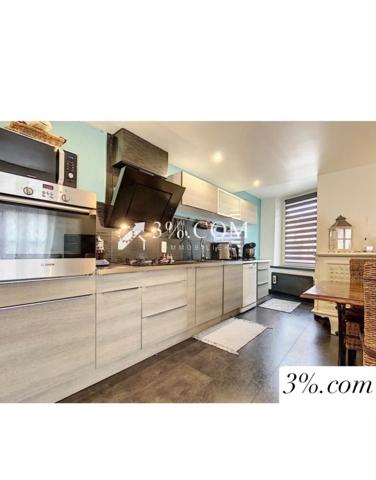 Maison
                                                                                                                                                                                                                                                                                                                        6 pièce(s)                                                                                                                                                                                                          2 chambre(s)                                                                                                                                                                                                          98  m²