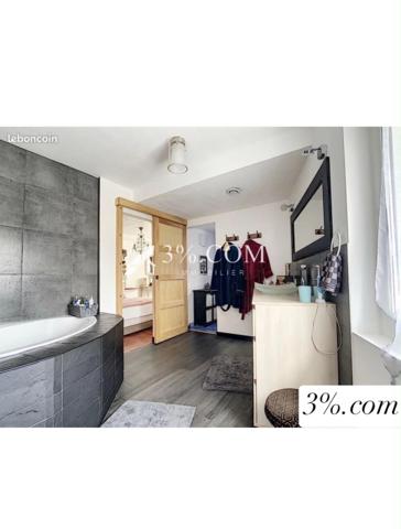 Maison
                                                                                                                                                                                                                                                                                                                        6 pièce(s)                                                                                                                                                                                                          2 chambre(s)                                                                                                                                                                                                          98  m²