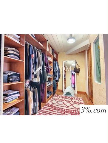 Maison
                                                                                                                                                                                                                                                                                                                        6 pièce(s)                                                                                                                                                                                                          2 chambre(s)                                                                                                                                                                                                          98  m²
