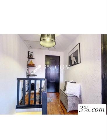 Maison
                                                                                                                                                                                                                                                                                                                        6 pièce(s)                                                                                                                                                                                                          2 chambre(s)                                                                                                                                                                                                          98  m²