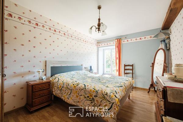 Authentique moulin à eau du XIIIe siècle et sa roue d’époque