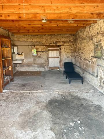 Propriete à vendre  proche de VILLEFRANCHE D'ALLIER (03) Maison , granges ,écurie ,  garage , Terrain 10 ha