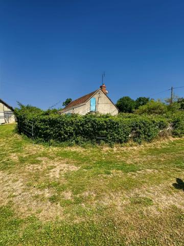 Propriete à vendre  proche de VILLEFRANCHE D'ALLIER (03) Maison , granges ,écurie ,  garage , Terrain 10 ha