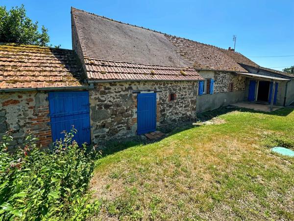 Propriete à vendre  proche de VILLEFRANCHE D'ALLIER (03) Maison , granges ,écurie ,  garage , Terrain 10 ha