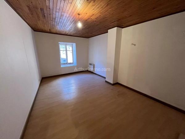 Vente                                                      Maison
                        
                     3 pièces                      63 m2                     à Champagne-en-Valromey
