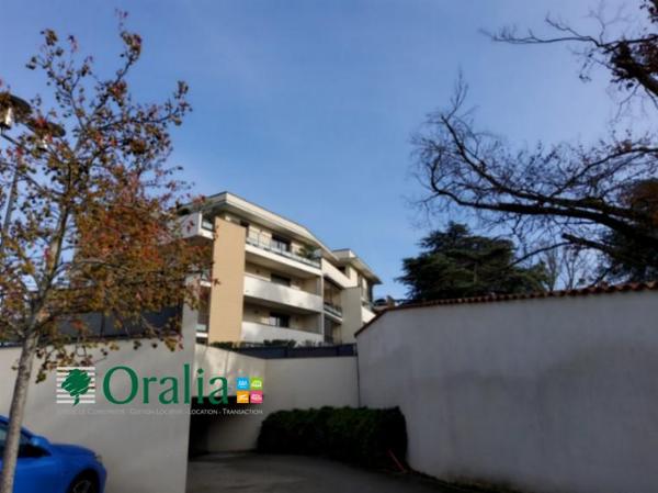 Parking · Location Rillieux La Pape (69140)