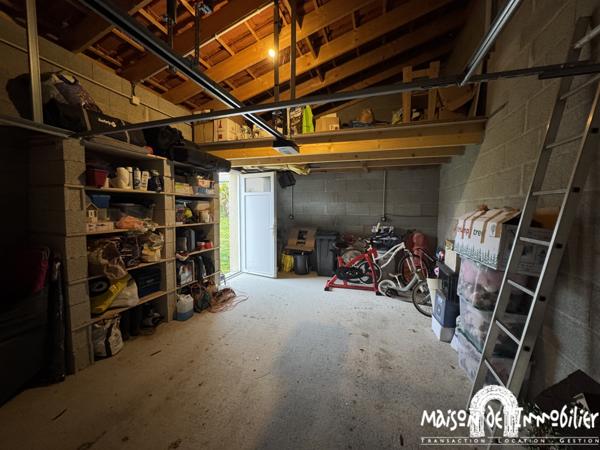 Vente Maison de plain-pied récente - 4 pièces - 119m² - Jardin de 850m² et garage - BOURG CHARENTE
