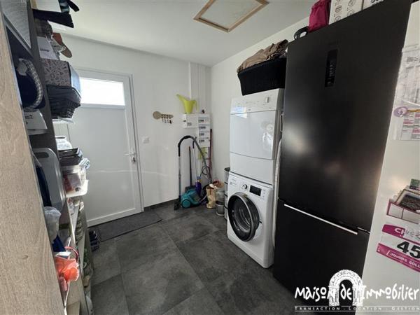 Vente Maison de plain-pied récente - 4 pièces - 119m² - Jardin de 850m² et garage - BOURG CHARENTE