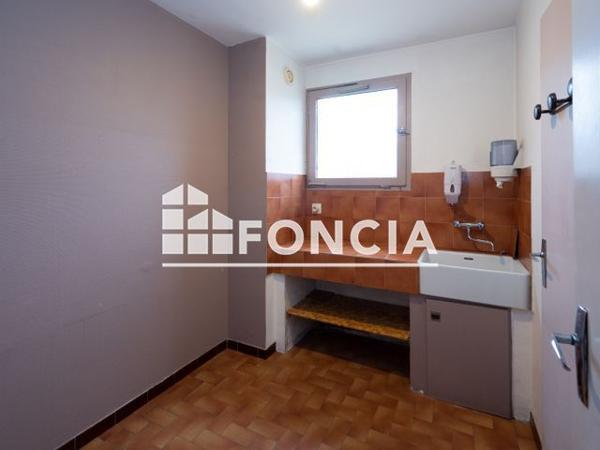 À vendre Local commercial 97 m² - Tournon-sur-rhône 07300