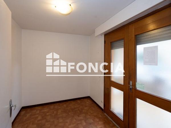 À vendre Local commercial 97 m² - Tournon-sur-rhône 07300