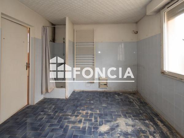 À vendre Local commercial 97 m² - Tournon-sur-rhône 07300