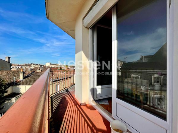 Bordeaux centre quartier Nansouty  T2 40m2 plus un cellier balcon expo SUD