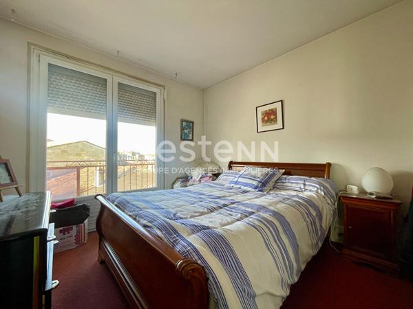 Bordeaux centre quartier Nansouty  T2 40m2 plus un cellier balcon expo SUD