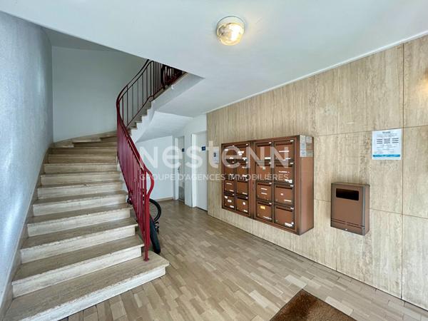 Bordeaux centre quartier Nansouty  T2 40m2 plus un cellier balcon expo SUD