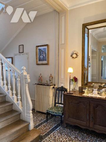 Demeure d'exception Manoir d'esprit anglo-normand, située sur la commune de Sedan.

Cette pro...