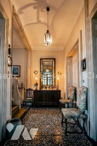 Demeure d'exception Manoir d'esprit anglo-normand, située sur la commune de Sedan.

Cette pro...
