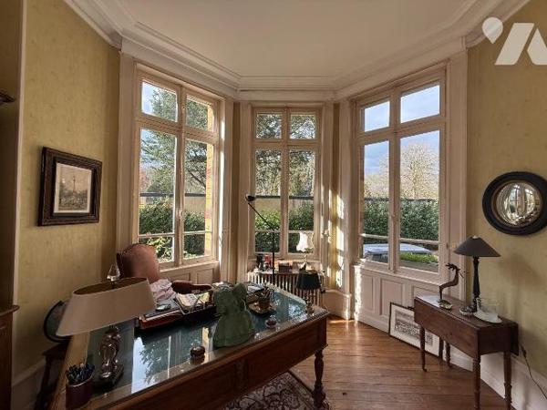 Demeure d'exception Manoir d'esprit anglo-normand, située sur la commune de Sedan.

Cette pro...