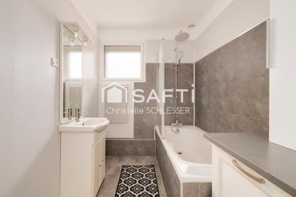 Maison mitoyenne par le garage – Prête à emménager, proche écoles et commodités