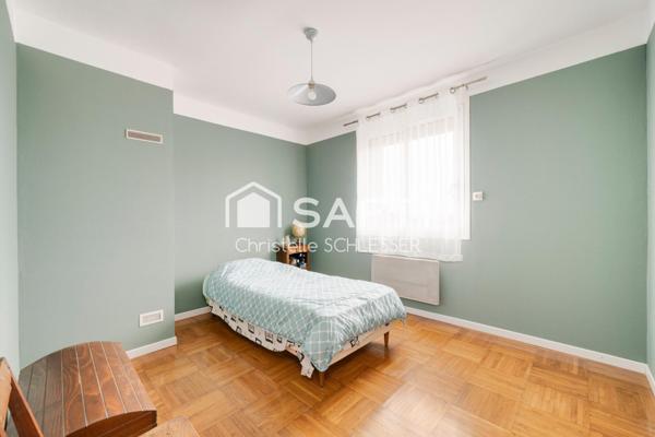 Maison mitoyenne par le garage – Prête à emménager, proche écoles et commodités