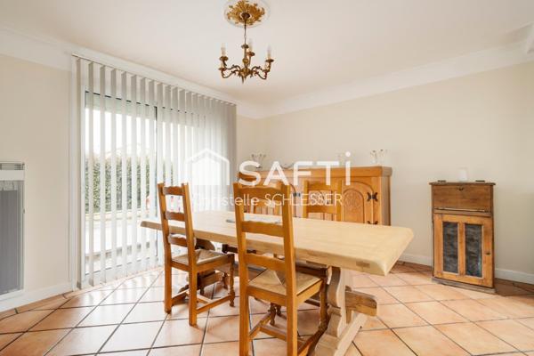 Maison mitoyenne par le garage – Prête à emménager, proche écoles et commodités