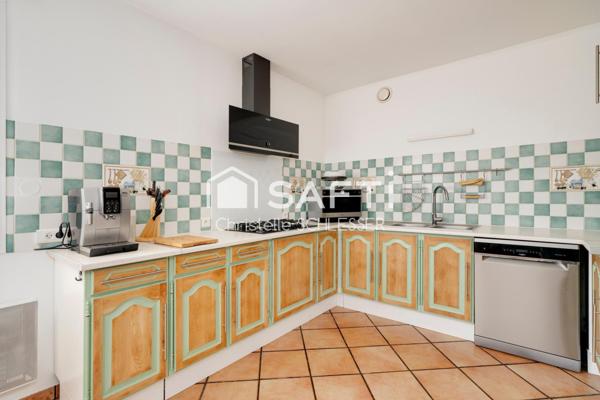 Maison mitoyenne par le garage – Prête à emménager, proche écoles et commodités