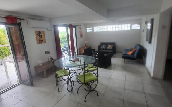 Maison à vendre    7 pièces • 174 m2 Le Gosier
