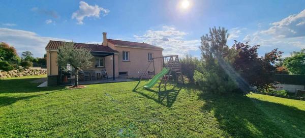 PAVILLON FAMILIAL TRES AGREABLE DANS SECTEUR CALME