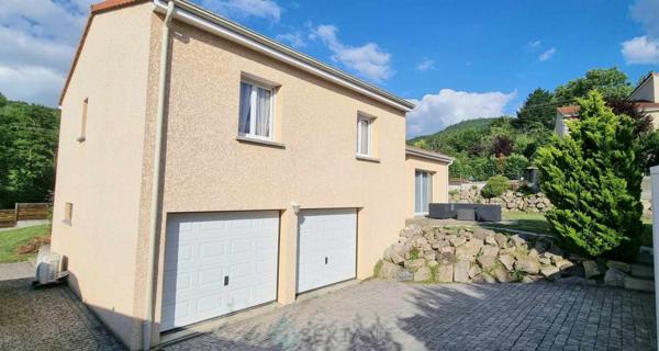 PAVILLON FAMILIAL TRES AGREABLE DANS SECTEUR CALME