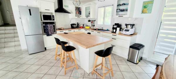 PAVILLON FAMILIAL TRES AGREABLE DANS SECTEUR CALME