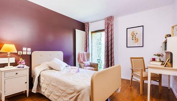 INVESTISSEMENT LOCATIF  EVRY  Résidence EHPAD Médicis  6,21% de rentabilité