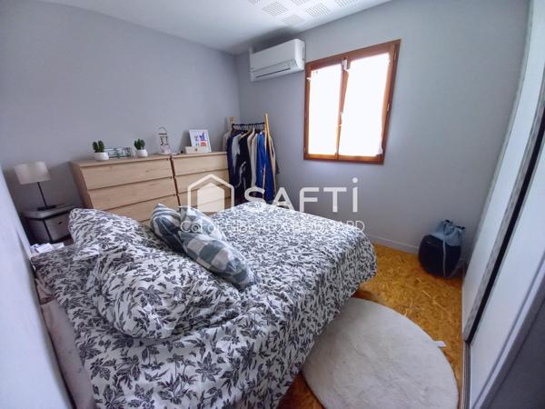 Beau pavillon avec 4 chambres, 2 garages et terrain