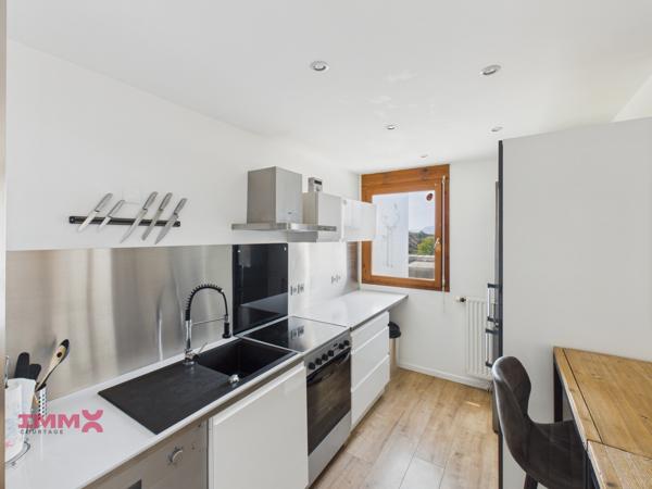 Beau T2 rénové aux portes de Genève.