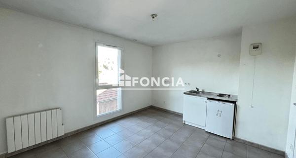Location Studio 25.4 m² - Francheville 69340