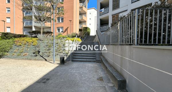 Location Studio 25.4 m² - Francheville 69340