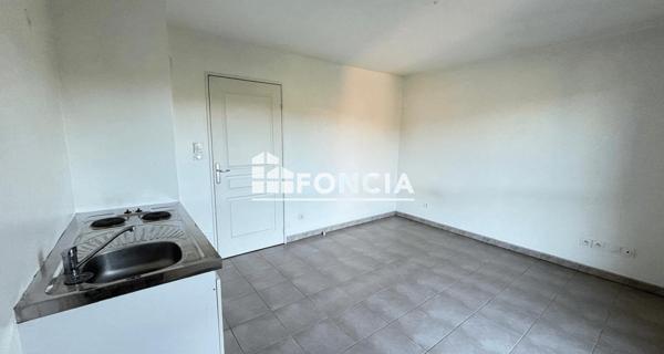 Location Studio 25.4 m² - Francheville 69340
